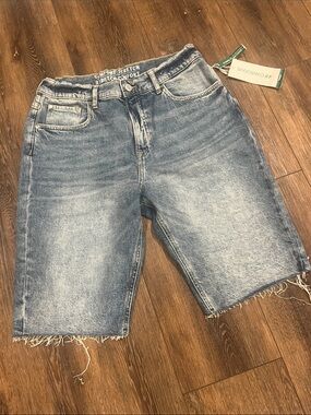 H&M Light Blue Mid-Length Denim Bermuda Shorts 18